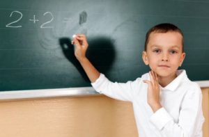 1-schoolboy-math-lesson_23-2147664268_i